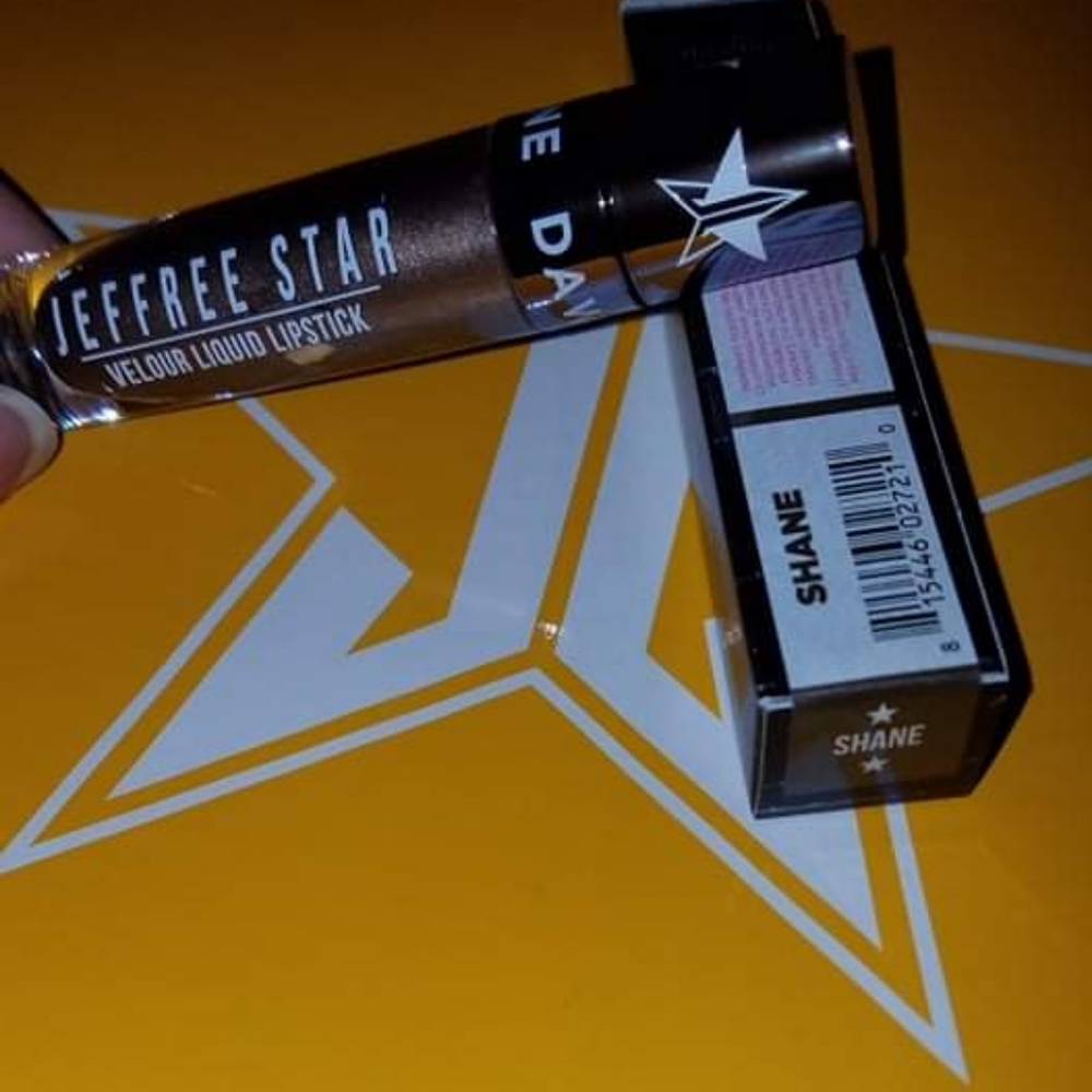 Jeffree Star cosmetics Liquid Lipstick in Shane